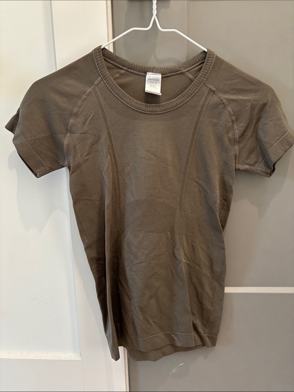 TKEQ Women's Short Sleeve Seam Detail Tee - Brown